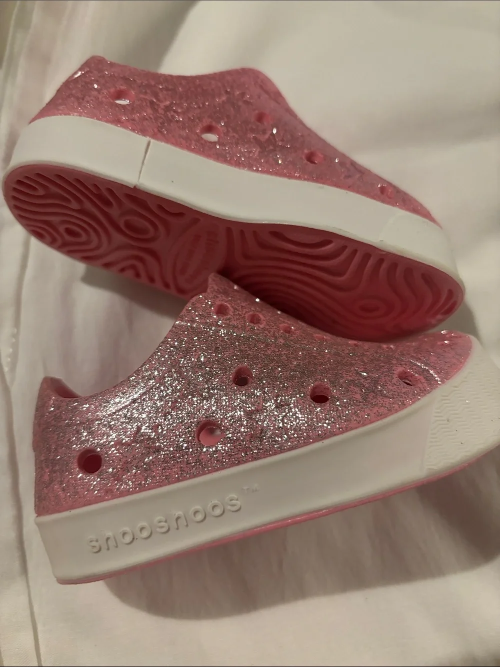 NWOT Shooshoos  Kids Pink Glitter Slip-On Water-Friendly Shoes